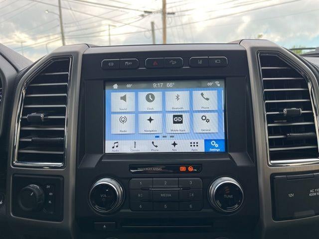 2017 Ford Super Duty F-450 DRW Platinum 4WD Crew Cab 8' Box