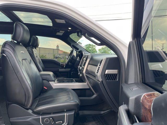 2017 Ford Super Duty F-450 DRW Platinum 4WD Crew Cab 8' Box