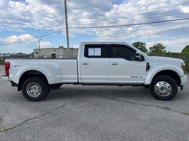 2017 Ford Super Duty F-450 DRW Platinum 4WD Crew Cab 8' Box
