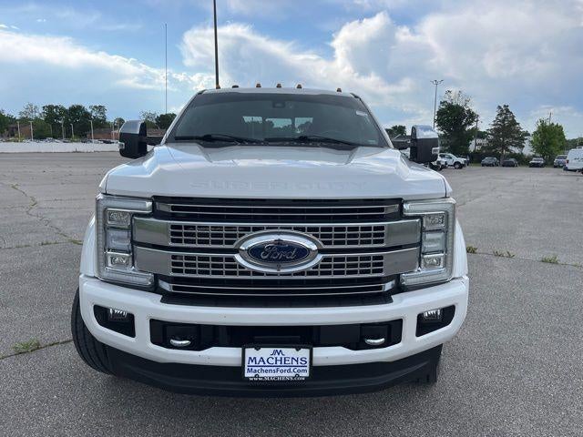 2017 Ford Super Duty F-450 DRW Platinum 4WD Crew Cab 8' Box