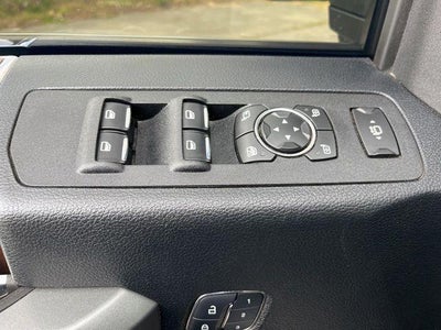 2017 Ford Super Duty F-450 DRW Platinum 4WD Crew Cab 8' Box