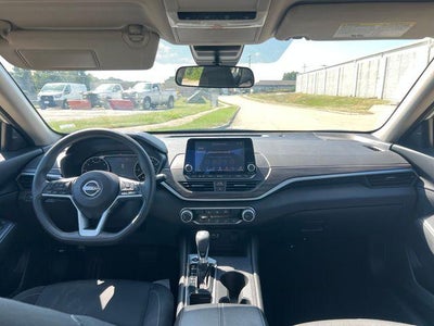 2025 Nissan Altima SV FWD