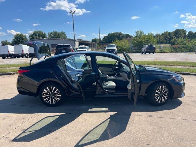 2024 Nissan Altima 2.5 SV Sedan
