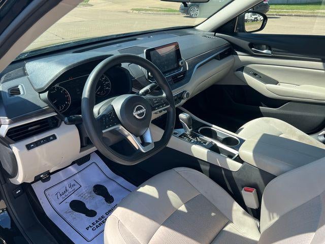 2024 Nissan Altima 2.5 SV Sedan