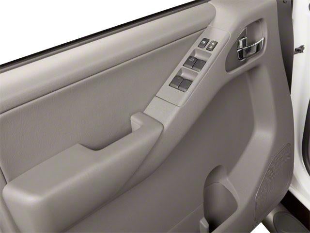 2012 Nissan Frontier 4WD Crew Cab SWB Auto SV