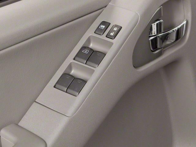 2012 Nissan Frontier 4WD Crew Cab SWB Auto SV