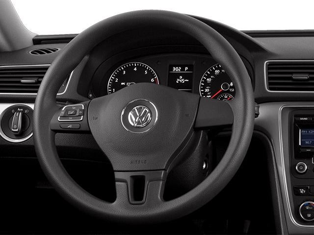 2014 Volkswagen Passat 4dr Sdn 1.8T Manual SE PZEV