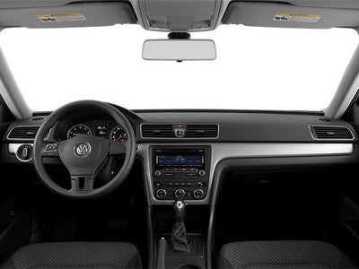 2014 Volkswagen Passat 4dr Sdn 1.8T Manual SE PZEV