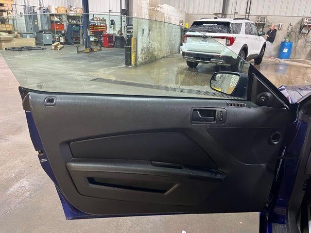 2014 Ford Mustang 2dr Cpe V6