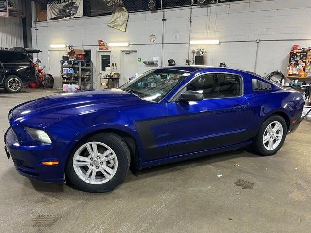 2014 Ford Mustang 2dr Cpe V6