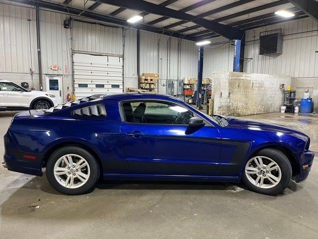 2014 Ford Mustang 2dr Cpe V6