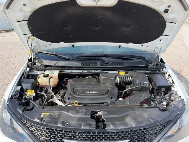 2018 Chrysler Pacifica L FWD