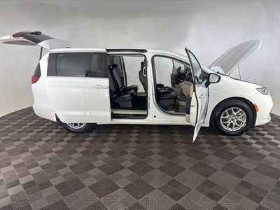 2024 Chrysler Pacifica Touring L FWD