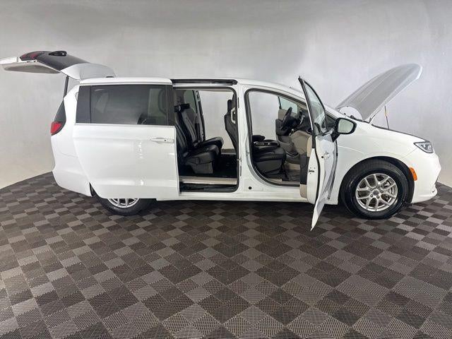 2024 Chrysler Pacifica Touring L FWD