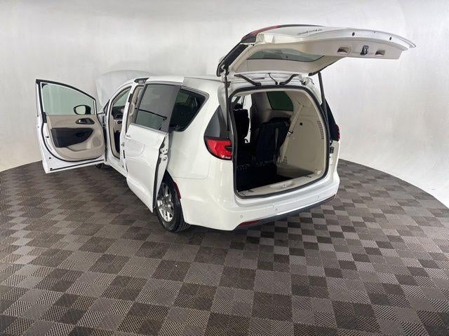2024 Chrysler Pacifica Touring L FWD