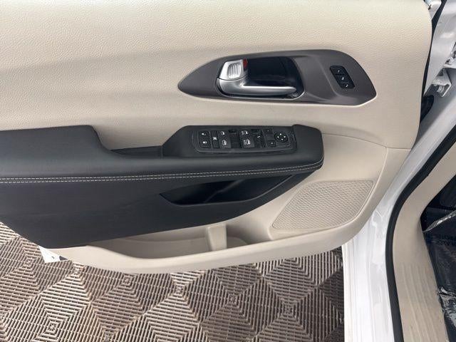2024 Chrysler Pacifica Touring L FWD