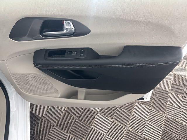 2024 Chrysler Pacifica Touring L FWD