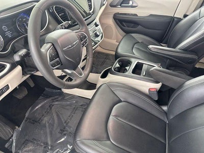 2024 Chrysler Pacifica Touring L FWD