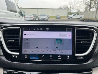 2023 Chrysler Pacifica Touring L FWD