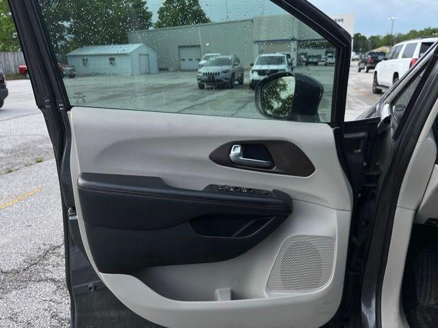 2019 Chrysler Pacifica Touring L FWD