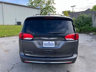 2019 Chrysler Pacifica Touring L FWD