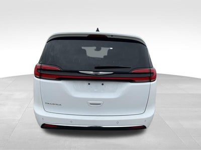 2023 Chrysler Pacifica Touring L FWD
