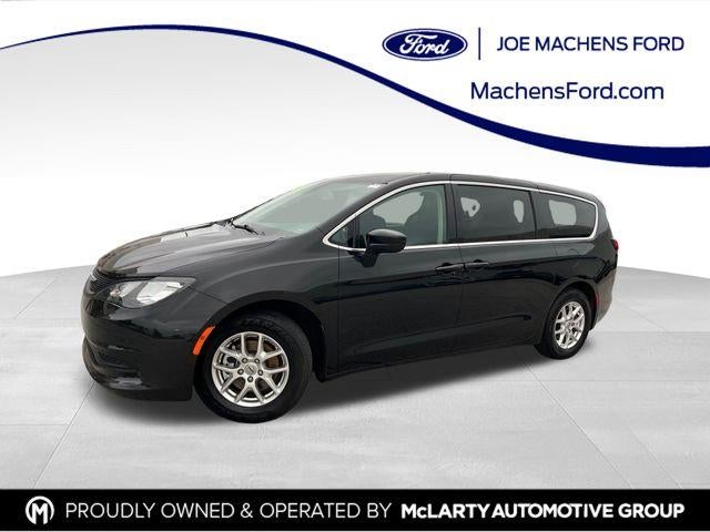 2023 Chrysler Voyager LX FWD