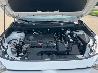 2025 Toyota RAV4 XLE FWD (GS)