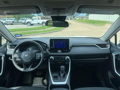 2025 Toyota RAV4 XLE FWD (GS)