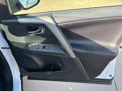 2018 Toyota RAV4 XLE FWD (GS)