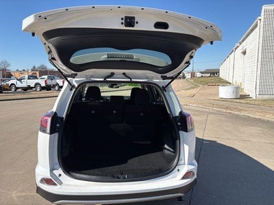 2018 Toyota RAV4 XLE FWD (GS)