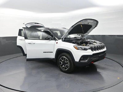 2026 Jeep Compass Trailhawk 4x4 *Ltd Avail*