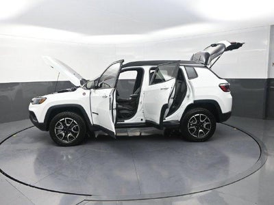 2026 Jeep Compass Trailhawk 4x4 *Ltd Avail*