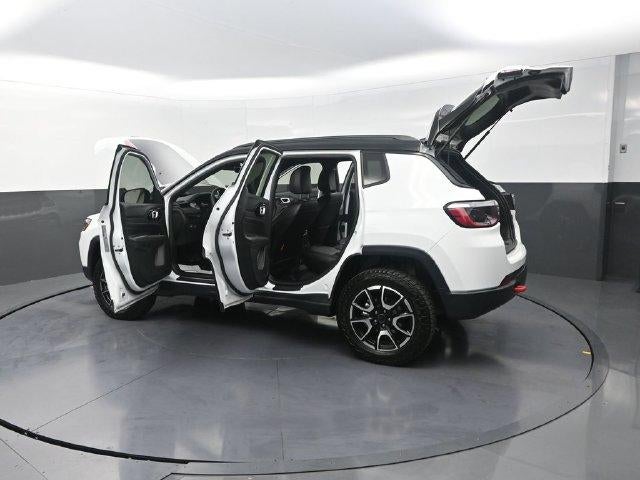 2026 Jeep Compass Trailhawk 4x4 *Ltd Avail*