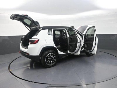 2026 Jeep Compass Trailhawk 4x4 *Ltd Avail*
