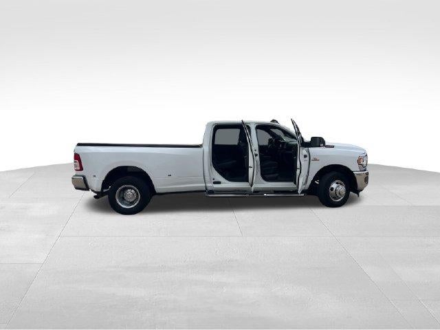 2022 RAM 3500 Tradesman 4x2 Crew Cab 8' Box