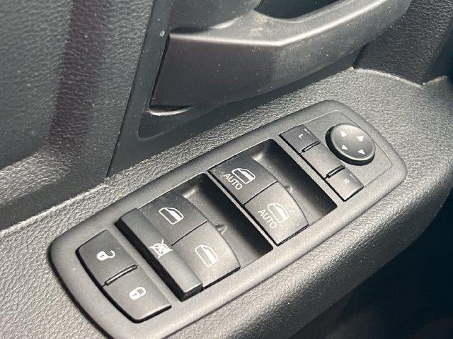 2022 RAM 3500 Tradesman 4x2 Crew Cab 8' Box