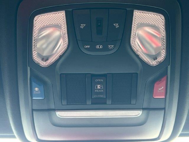 2022 RAM 3500 Tradesman 4x2 Crew Cab 8' Box