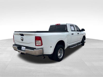 2022 RAM 3500 Tradesman 4x2 Crew Cab 8' Box