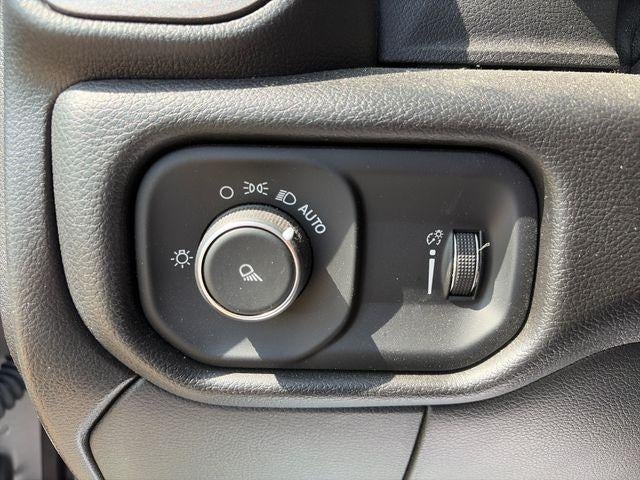 2024 RAM 2500 Tradesman 4x4 Crew Cab 6'4" Box