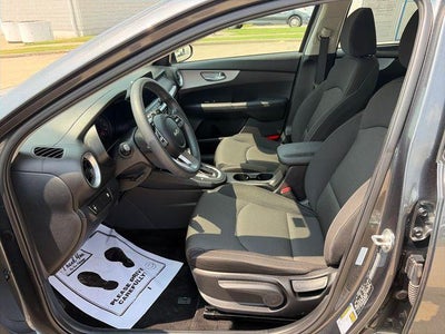 2024 Kia Forte LXS IVT