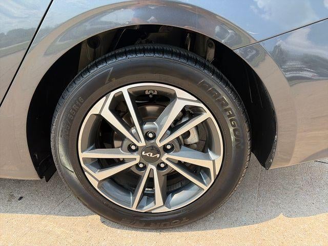 2024 Kia Forte LXS IVT