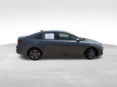 2024 Kia Forte LXS IVT