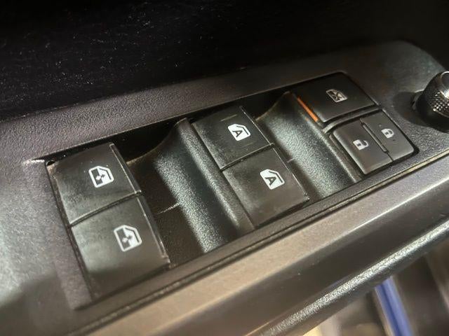 2017 Toyota Tacoma SR Double Cab 5' Bed V6 4x4 AT (GS)