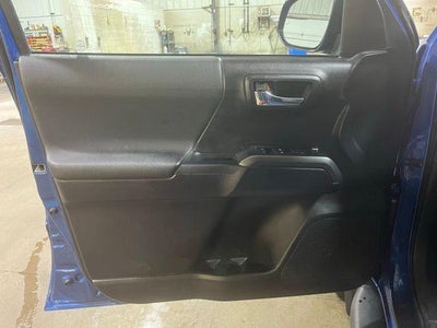 2017 Toyota Tacoma SR Double Cab 5' Bed V6 4x4 AT (GS)