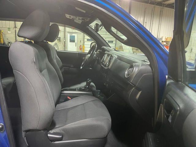 2017 Toyota Tacoma SR Double Cab 5' Bed V6 4x4 AT (GS)