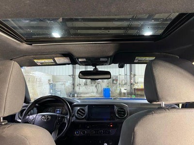 2017 Toyota Tacoma SR Double Cab 5' Bed V6 4x4 AT (GS)