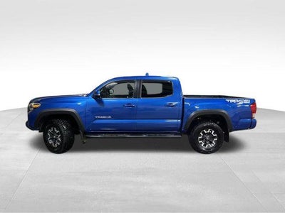 2017 Toyota Tacoma SR Double Cab 5' Bed V6 4x4 AT (GS)
