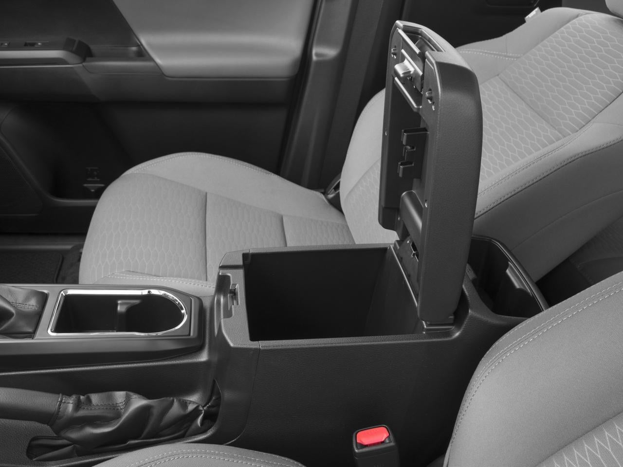 2017 Toyota Tacoma SR Double Cab 5' Bed V6 4x4 AT (GS)