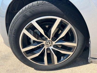 2025 Volkswagen Jetta SE Auto